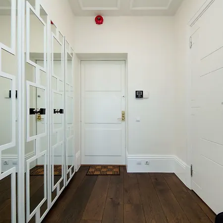 Appartement Bright Luxury 2bdr In Old Town