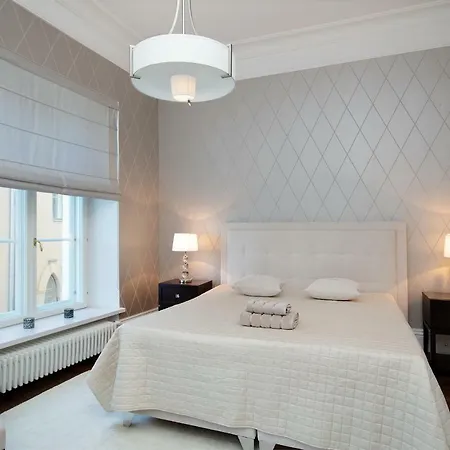 Apartment Bright Luxury 2bdr In Old Town