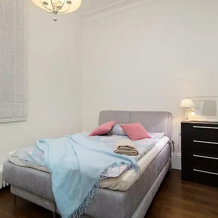 Apartment Bright Luxury 2bdr In Old Town *