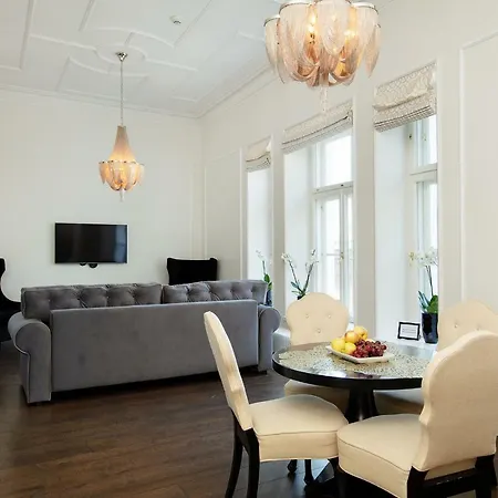 Lägenhet Bright Luxury 2bdr In Old Town Tallinn